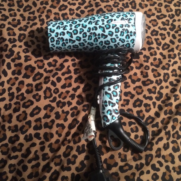 Blue cheetah print blow dryer