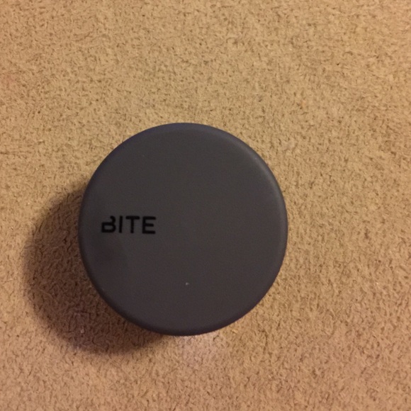 Bite Beauty lip scrub