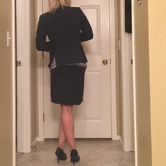 BCBG Skirt suite - Picture 3 of 3