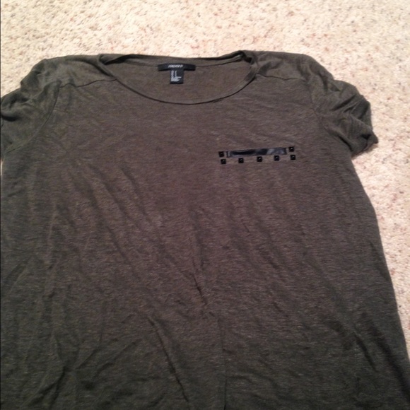 Green shirt - Picture 1 of 2