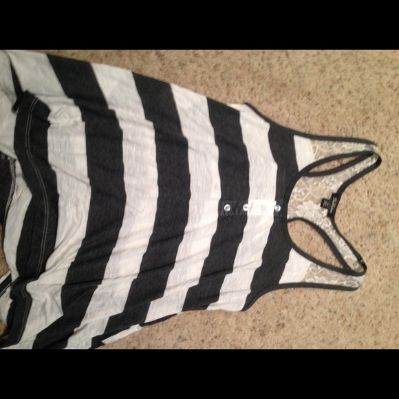 Top - Picture 1 of 2