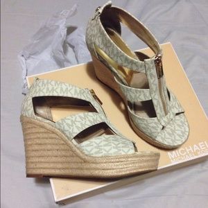 🔹SOLD🔹Vanilla MK Wedges...