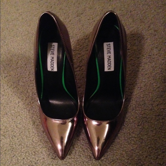 Steve Madden pumps
