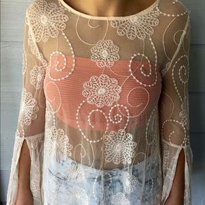 💓SOLD💓Lace top!