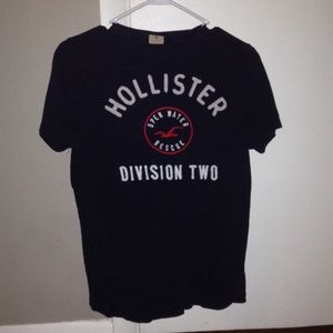 M hollister tee