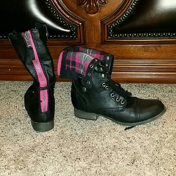 Combat boots