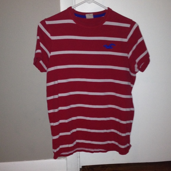 L hollister tee