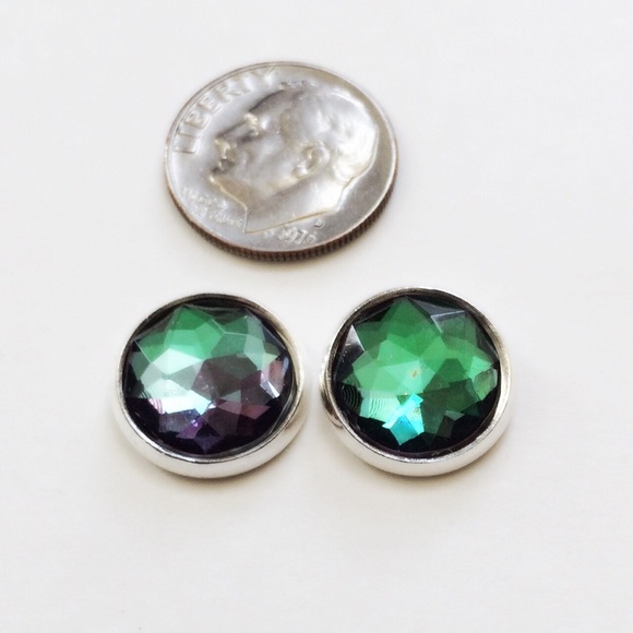 3 for 15🎀color changing Crystal studs - Picture 2 of 4