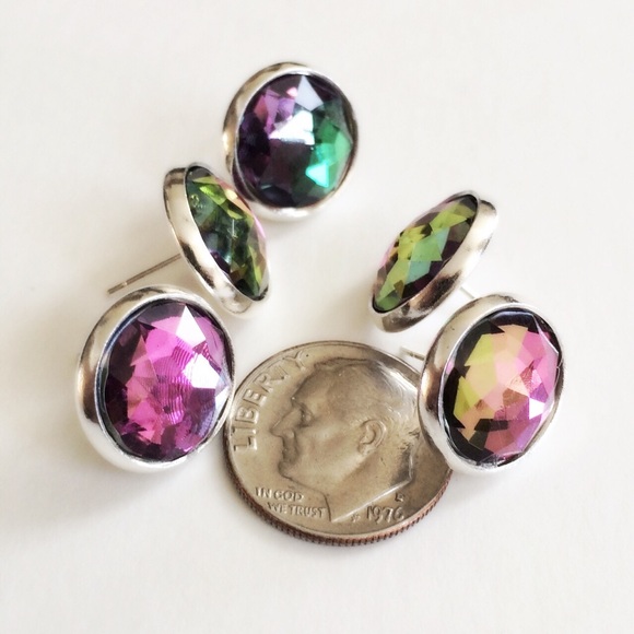 3 for 15🎀color changing Crystal studs - Picture 3 of 4