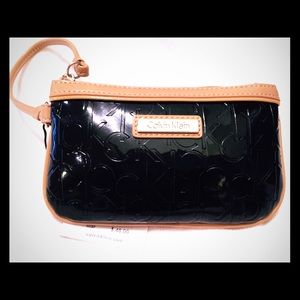 PRICE DROP ! Patent Leather Bag/Wristlet NWT💯Auth