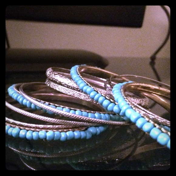 Turquoise and silver bangle set