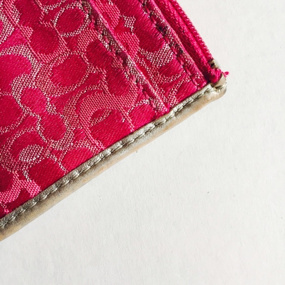 Pink COACH coin purse - Picture 4 of 4