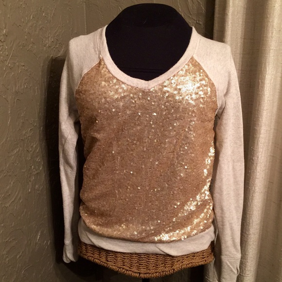 🔖 B1G1 FREE🔖 Sequined sweatshirt - Picture 3 of 4