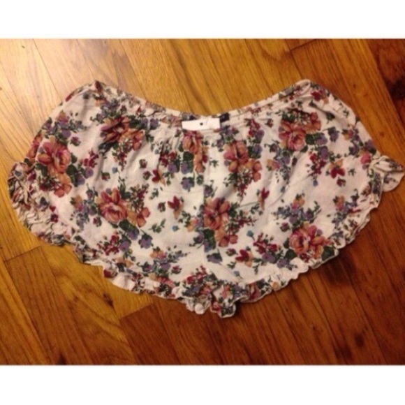 NWT - Brandy Melville Vodi Shorts