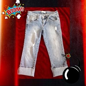 Size 5 LEI Distressed Denim Capris