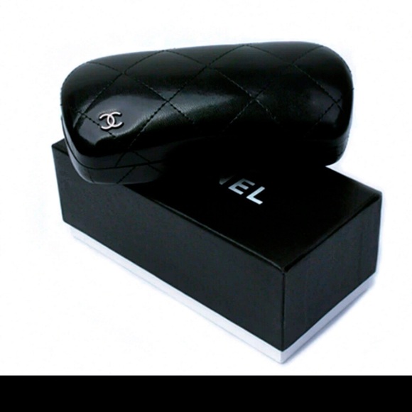 Brand new leather glass / sunglasses case