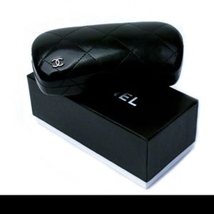 Brand new leather glass / sunglasses case