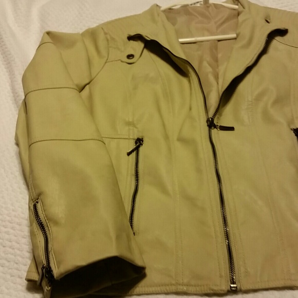 Jacket - Picture 2 of 4