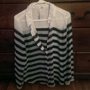 Lace collar striped blouse