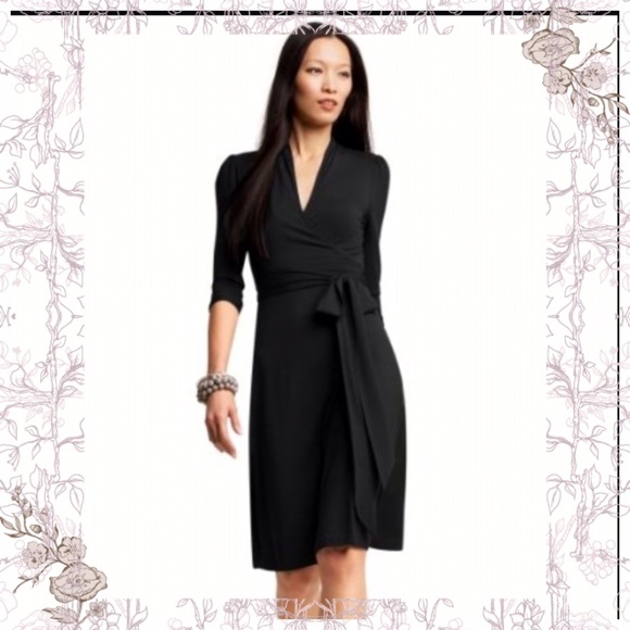 Black wrap dress from BR 👠