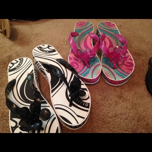 Lot of 3 pairs of BCBG shoes - Picture 3 of 4
