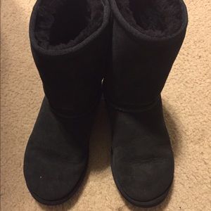 Black Uggs