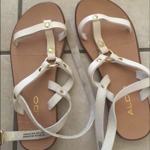 New Aldo sandals/ slippers.size 5