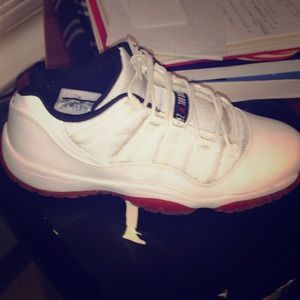 Low cherry reds 11s. 5 1/2