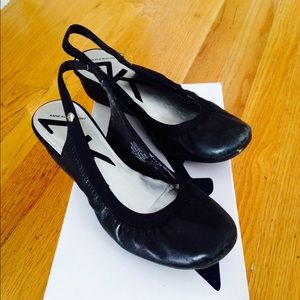 Anne Klein Spirt Duncan black size 8