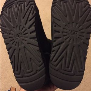 Additional pictures of the Ugg boots