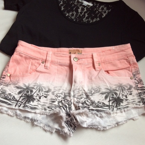 Roxy shorts!