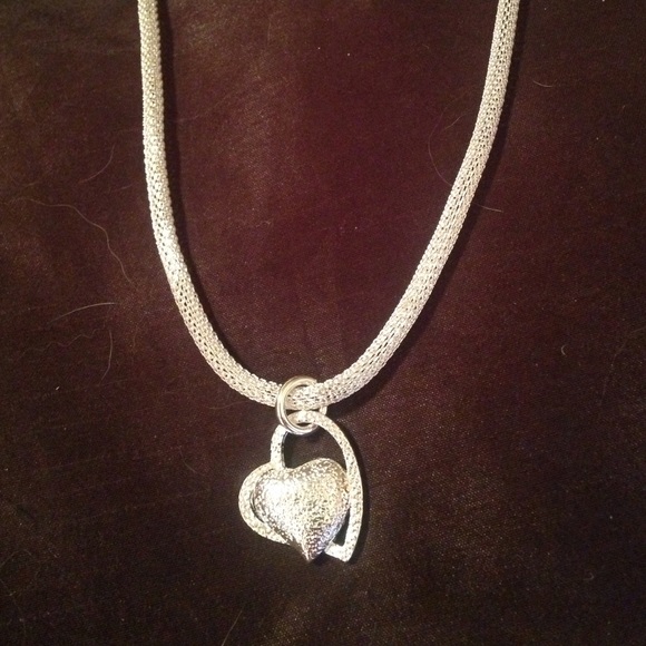 💢💢SOLD💢💢Silver heart necklace. Silver.