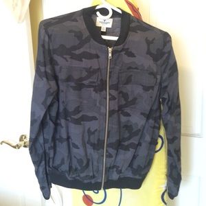 Army zip up