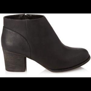 Forever21 black booties