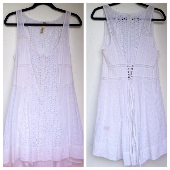π΄SOLDπ΄ NWOT Free People White Eyelet Mini Dress - Picture 3 of 4