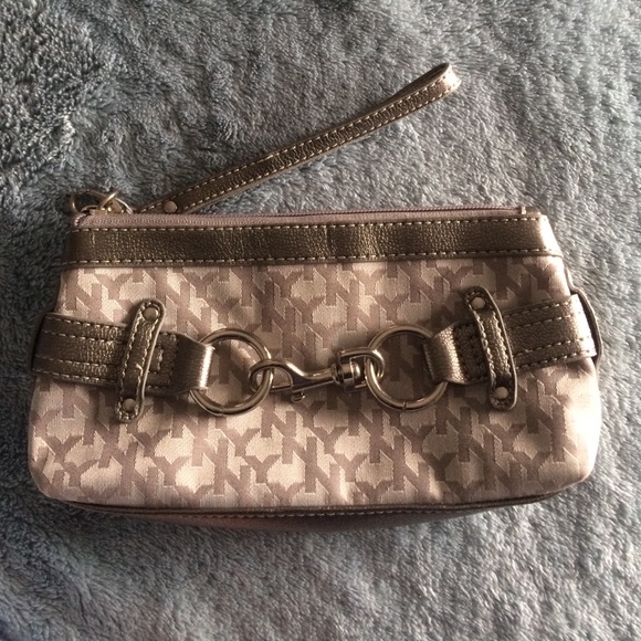 Grey Wristlet - Picture 1 of 3