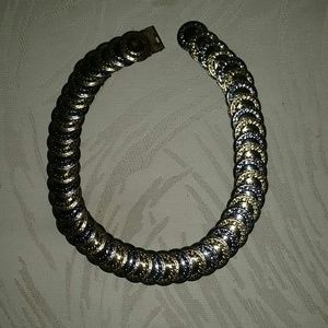 Two-toned chain belt