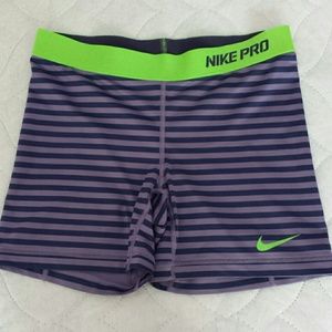 Nike pro *reserved*