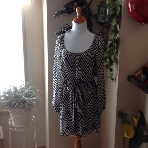 Chevron Mini. - Picture 1 of 2