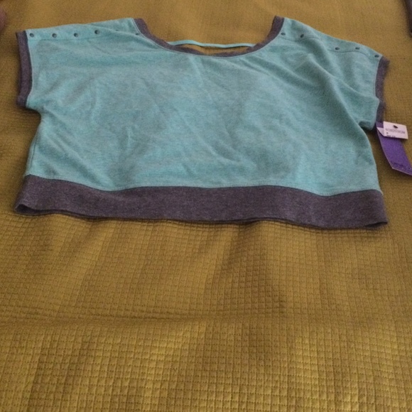 Unity crop top with studded shoulders - Picture 1 of 2
