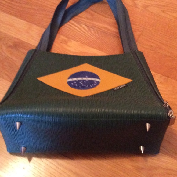 Iconic Gilson Martins Brasil purse with zippers - Picture 3 of 4