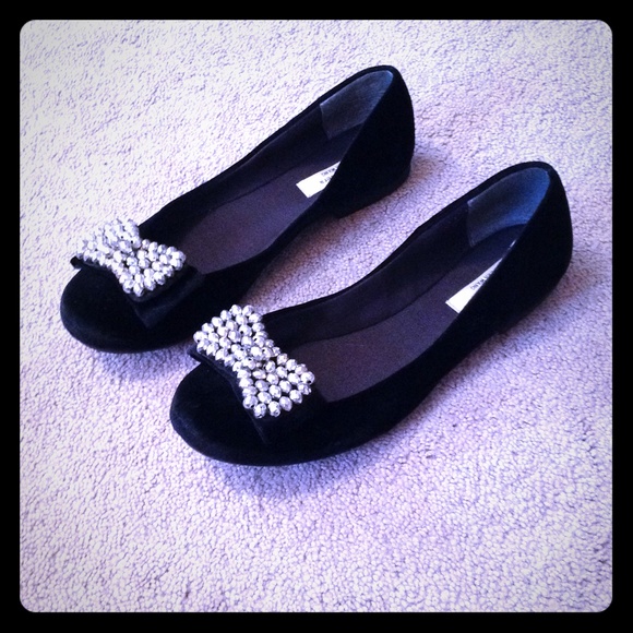 Vera wang black velvet and rhinestone flats
