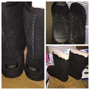 AUTHENTIC classic short black ugg boots NWT