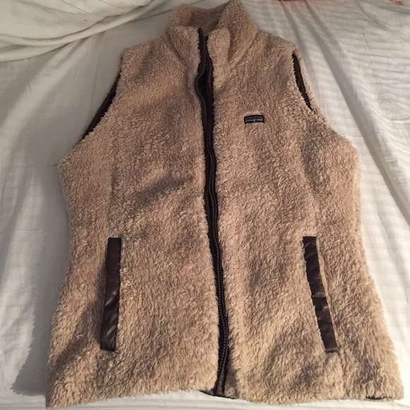 Patagonia tan vest w/ chocolate brown slick inside