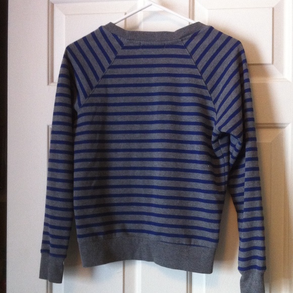 COMFY SWEATER!! - Picture 2 of 3