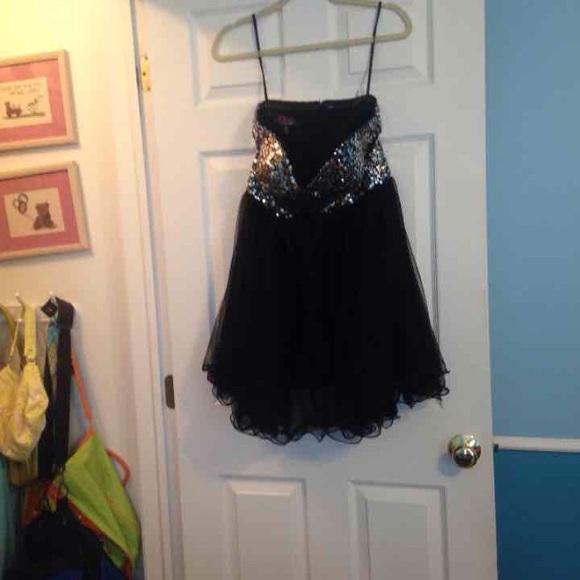 silver sequined and black homecoming/formal dress - Picture 2 of 3