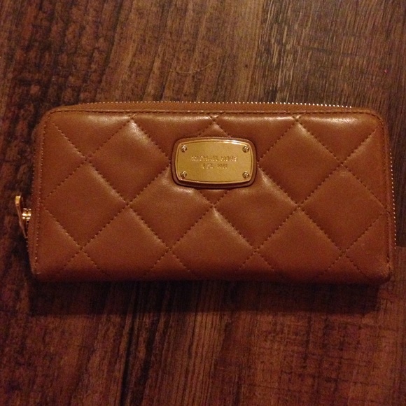 Authentic Michael kors wallet💕 - Picture 4 of 4