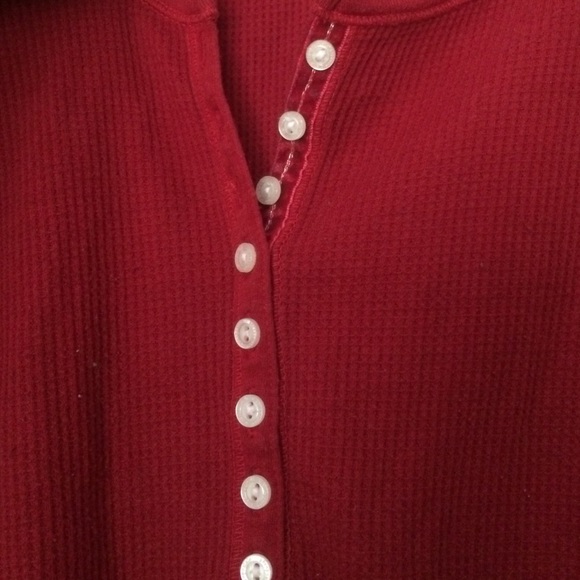 Red button shirt - Picture 3 of 3