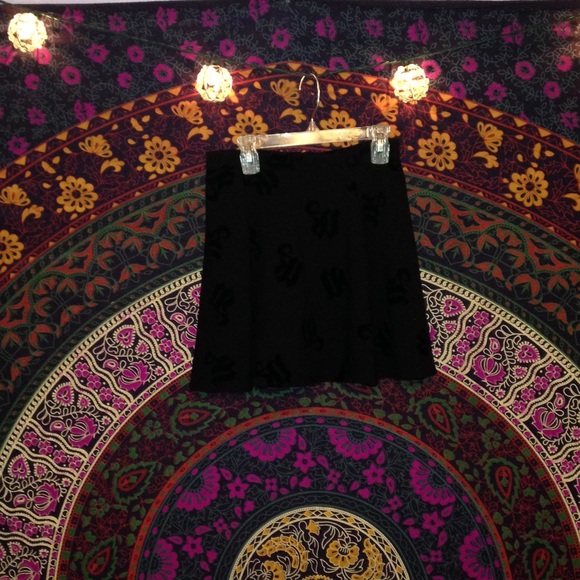 A black skirt - Picture 1 of 1