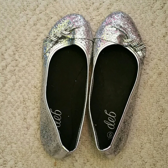 Deb size 6 flats